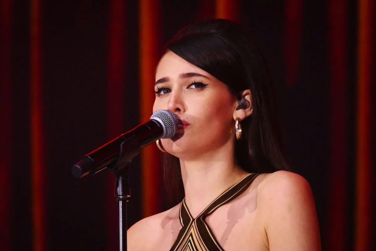 Sienna Spiro Unveils Affordable 1960s-Inspired Eye Makeup Tutorial for Dramatic "Doe Eyes"