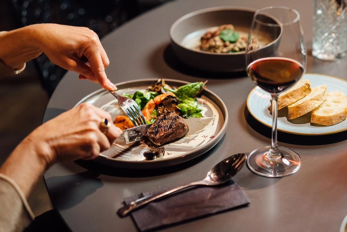 The Evening Meal: A Crucial Element for Effective Weight Loss Without Restrictive Diets