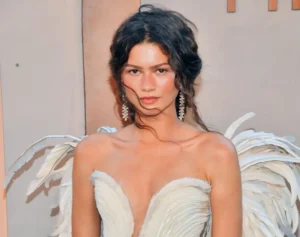 Zendaya’s "French Glow" Captivates During The Odyssey Press Tour, Redefining Red Carpet Beauty