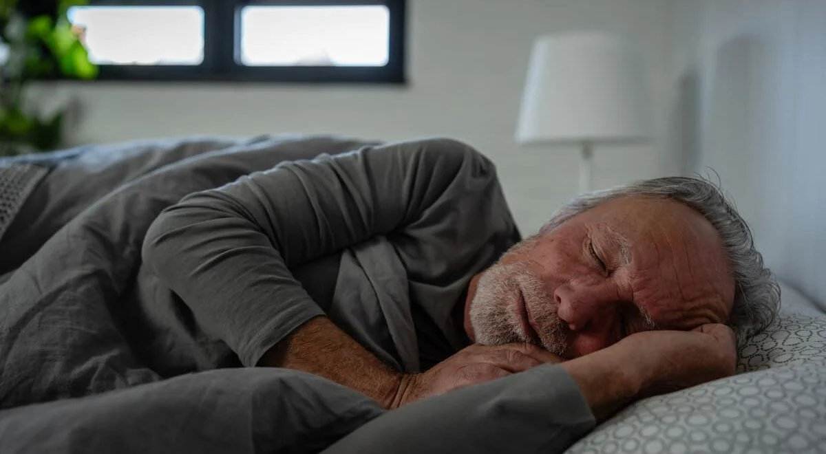 Decoding Senior Sleep: Why Aging Alters Rest and How to Distinguish Natural Changes from Clinical Insomnia