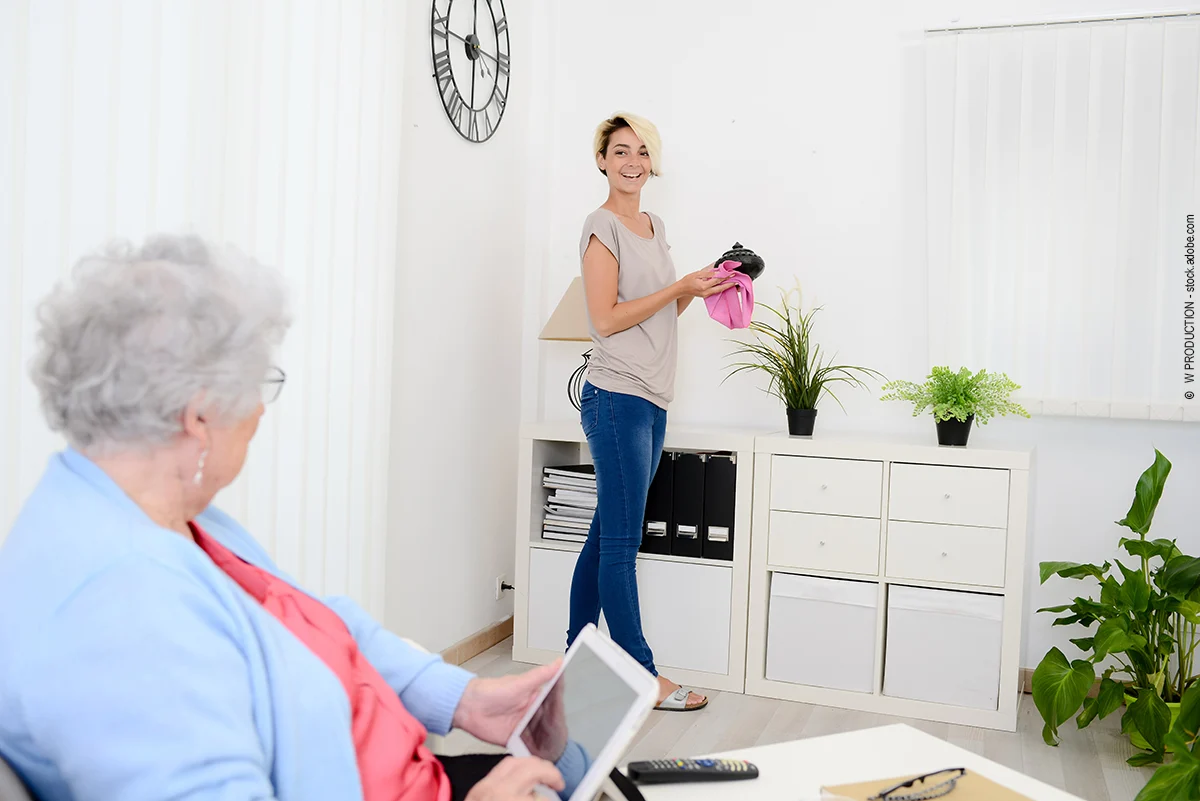 How to choose and organize professional home cleaning assistance for seniors