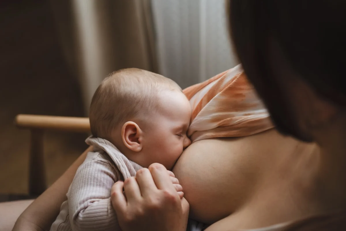 The evolutionary mystery of human breast morphology: Could the key to infant survival lie in thermal regulation?