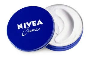 The Myth of the Blue Tin: Why Nivea Creme Remains a Hydrating Staple Rather Than an Anti-Aging Miracle